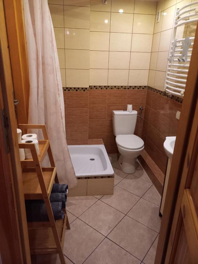 Pokoj 4 Osobowy W Centrum Gdanska Z Aneksem Kuchennym Rooms To Let Exterior foto